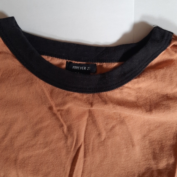 FOREVER 21: Short Sleeve Tee, Size S - Picture 2 of 3